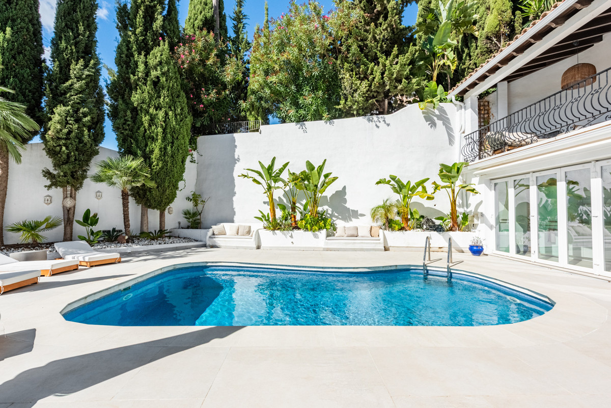 4 Bed Townhouse for sale in Istán Costa Del Sol, Málaga, Spain
