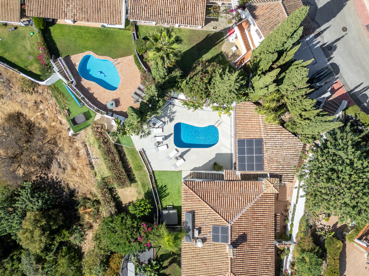 4 Bed Townhouse for sale in Istán Costa Del Sol, Málaga, Spain