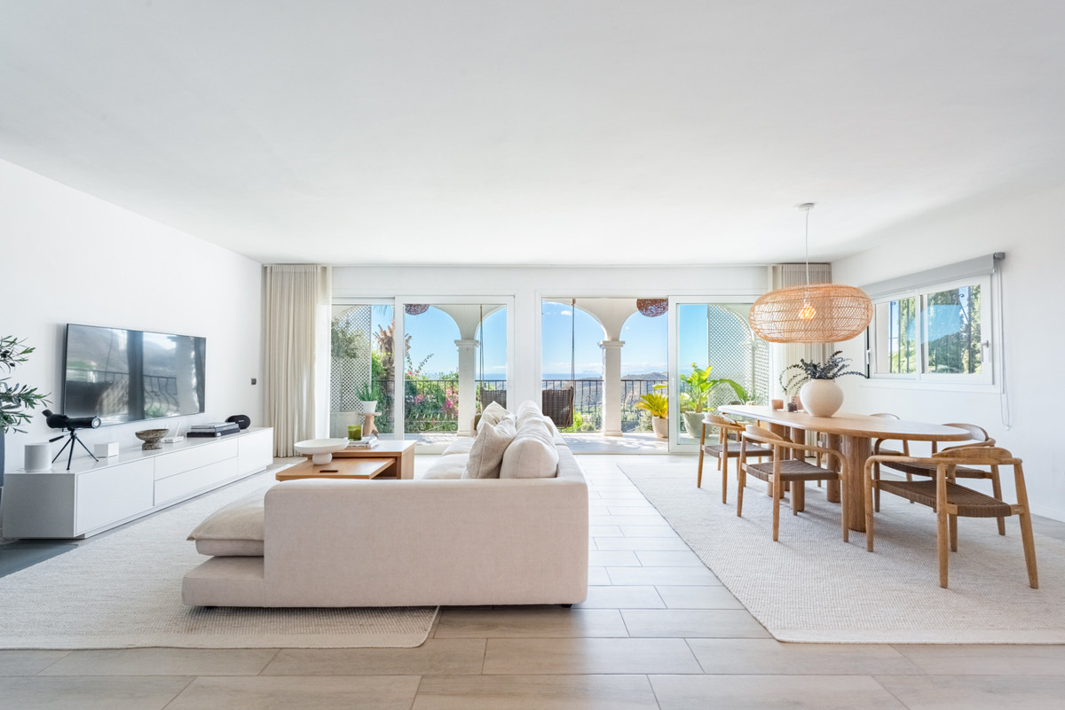 4 Bed Townhouse for sale in Istán Costa Del Sol, Málaga, Spain