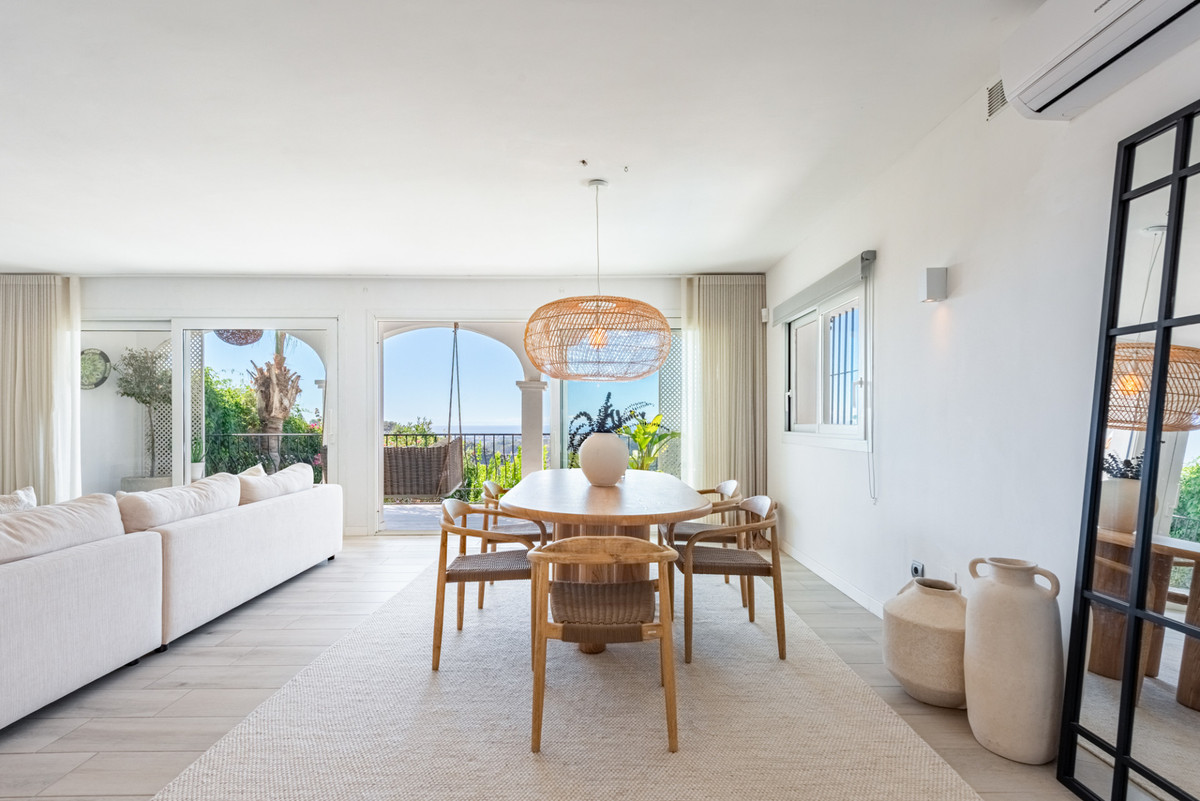 4 Bed Townhouse for sale in Istán Costa Del Sol, Málaga, Spain