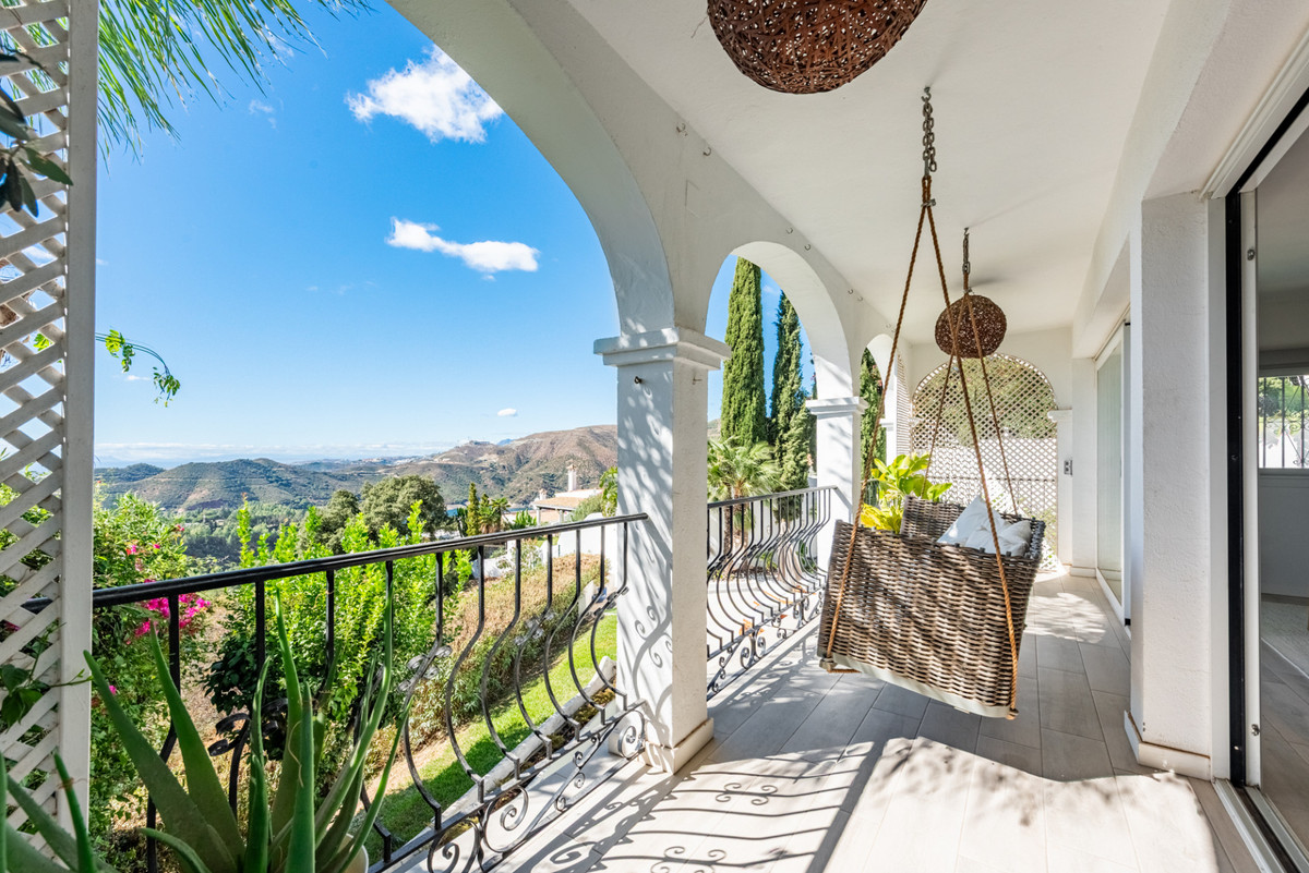 4 Bed Townhouse for sale in Istán Costa Del Sol, Málaga, Spain