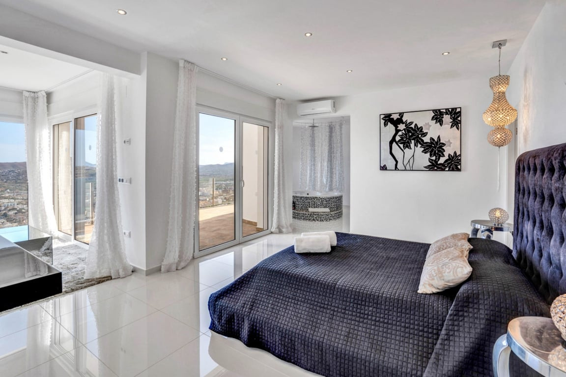 5 Bed Townhouse for sale in Javea Costa Blanca, Alicante, Spain