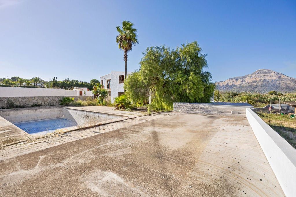 3 Bed Commercial unit for sale in Javea Costa Blanca, Alicante, Spain