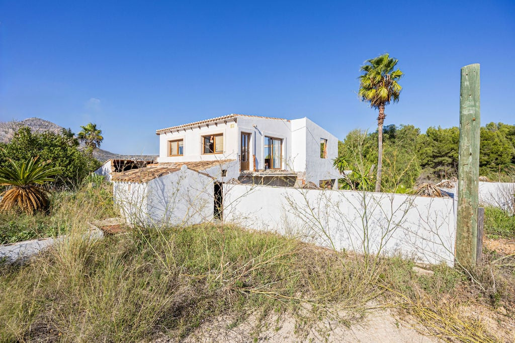 3 Bed Commercial unit for sale in Javea Costa Blanca, Alicante, Spain