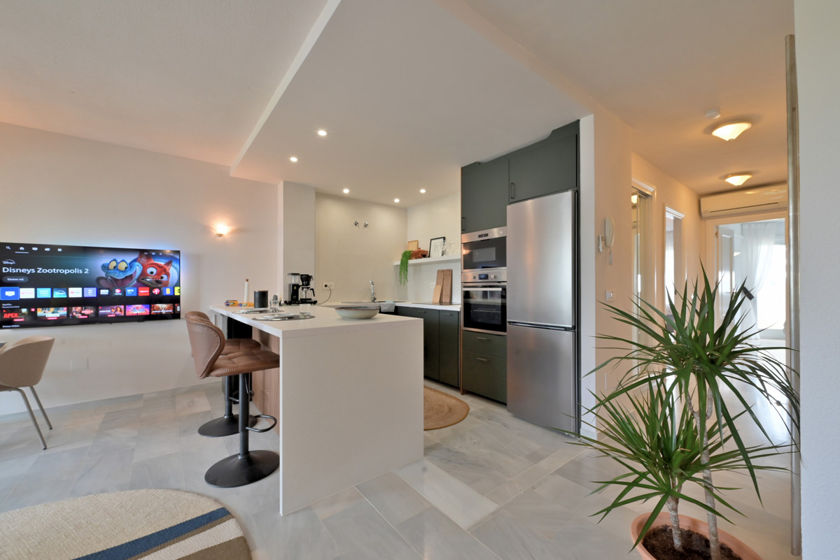 Se vende Apartamento Planta Media de 2 dormitorios en Costa Del Sol, Málaga, España