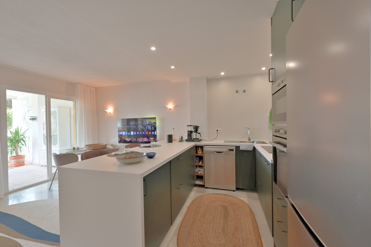 Se vende Apartamento Planta Media de 2 dormitorios en Costa Del Sol, Málaga, España