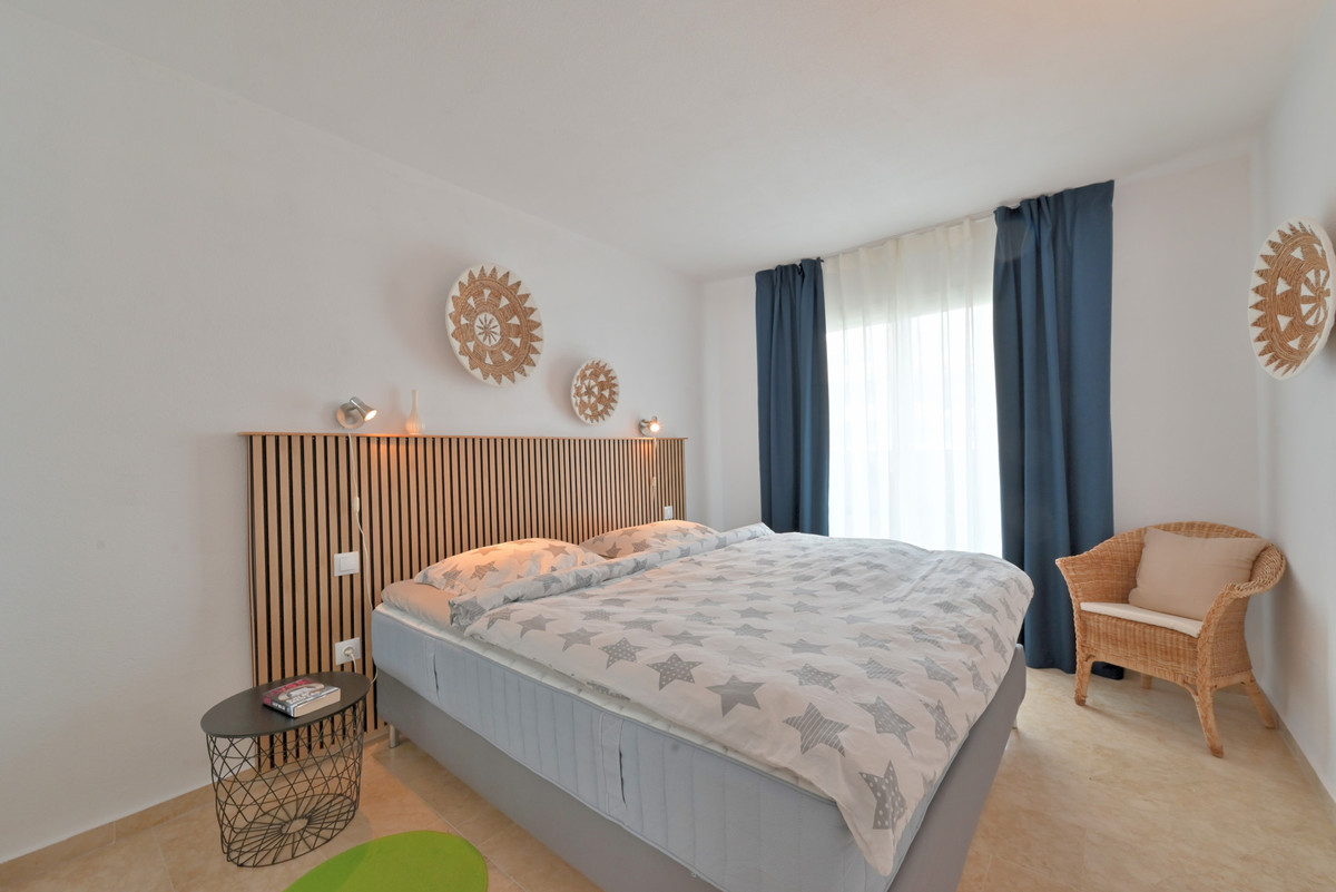 Se vende Apartamento Planta Media de 2 dormitorios en Costa Del Sol, Málaga, España