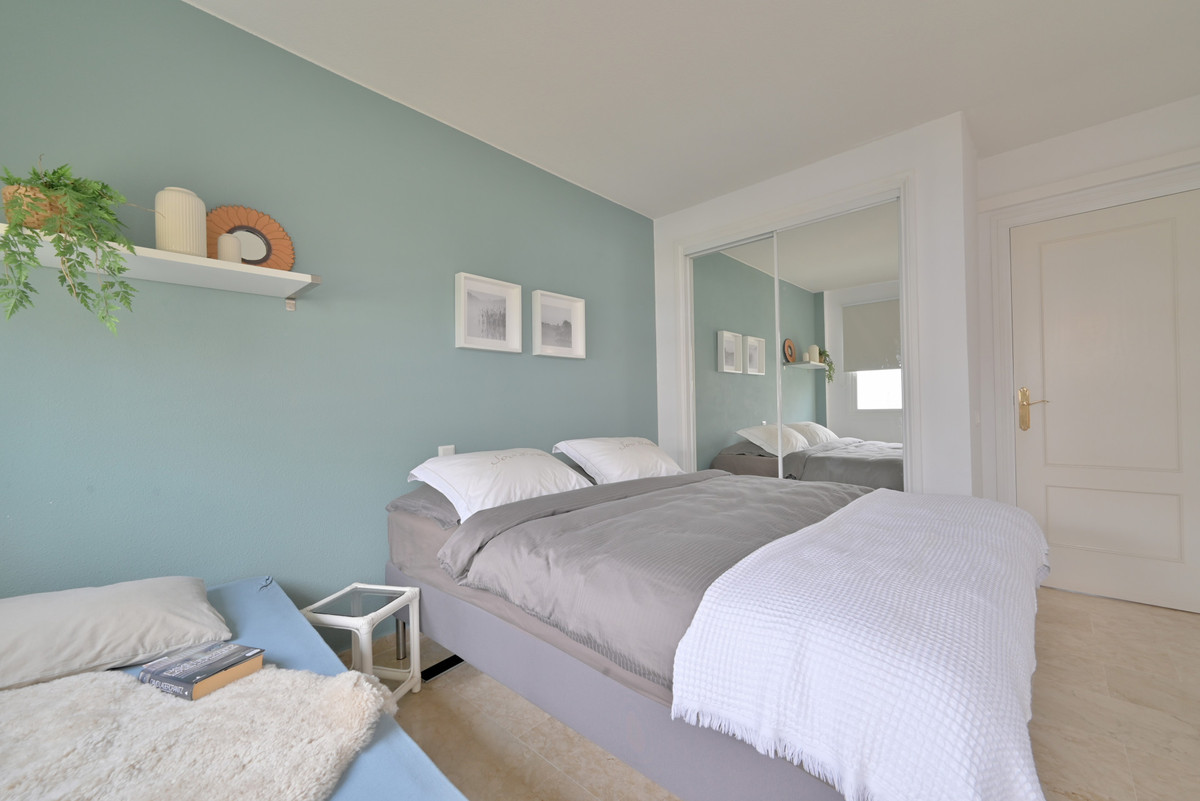 Se vende Apartamento Planta Media de 2 dormitorios en Costa Del Sol, Málaga, España