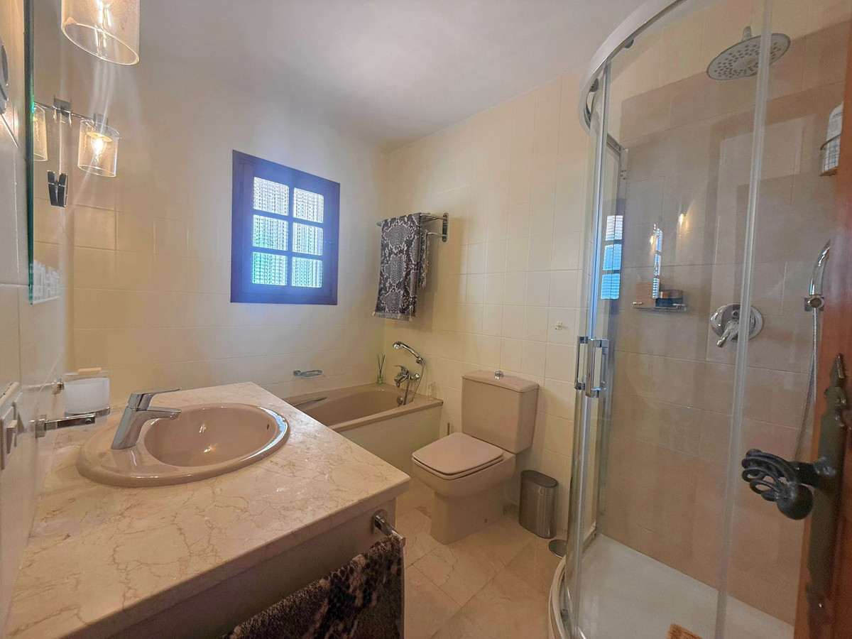 Se vende Pareada de 3 dormitorios en Costa Del Sol, Málaga, España