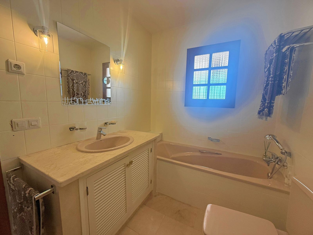 Se vende Pareada de 3 dormitorios en Costa Del Sol, Málaga, España