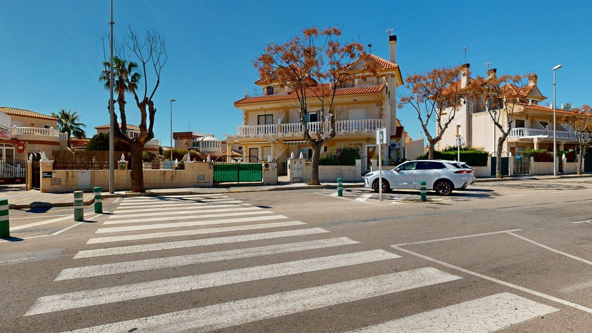 3 Bed Townhouse for sale in Torre De La Horadada Costa Blanca, Alicante, Spain
