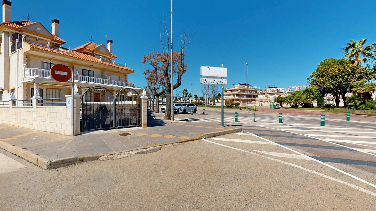 3 Bed Townhouse for sale in Torre De La Horadada Costa Blanca, Alicante, Spain