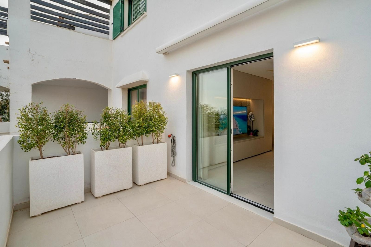 Se vende Apartamento Planta Media de 3 dormitorios en Costa Del Sol, Málaga, España