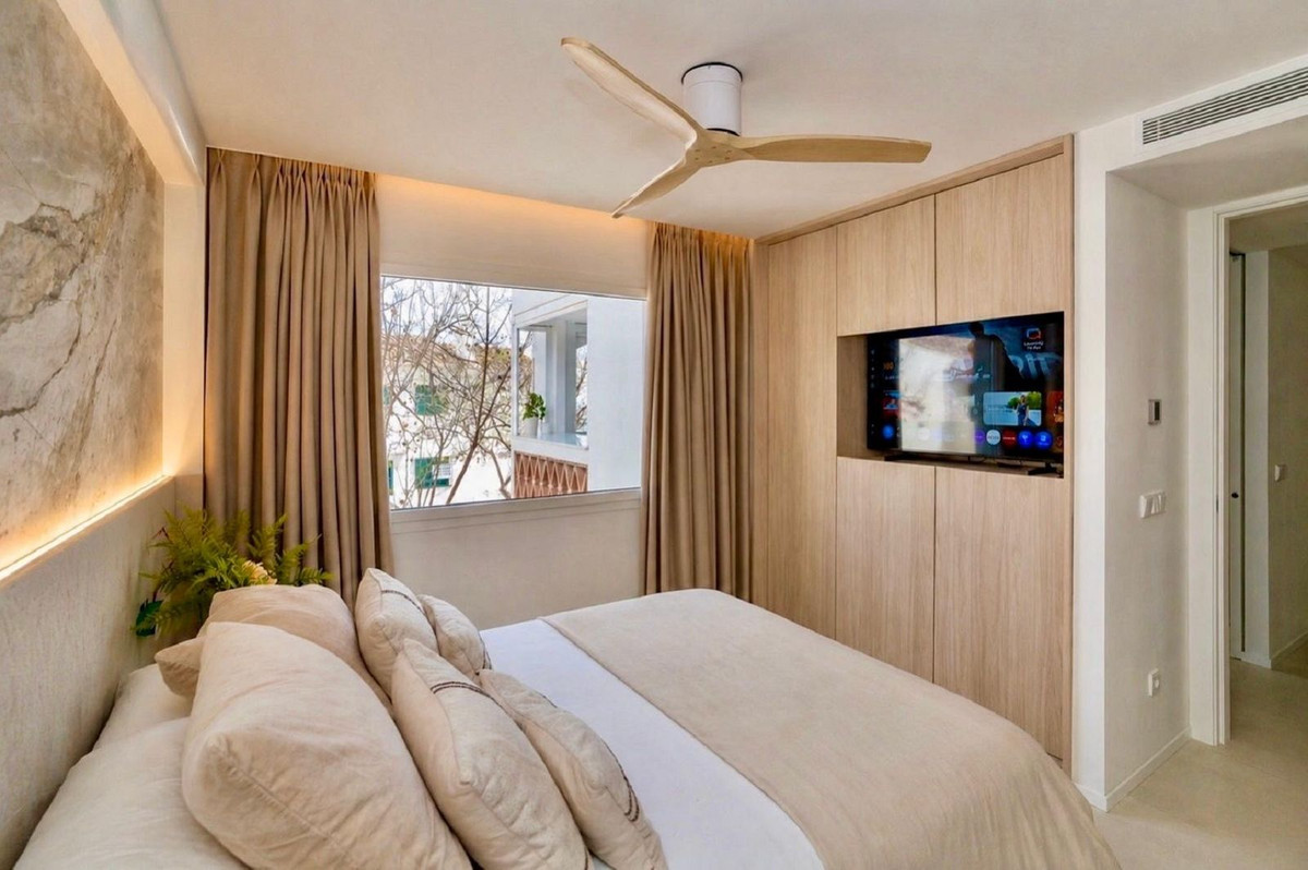 Se vende Apartamento Planta Media de 3 dormitorios en Costa Del Sol, Málaga, España