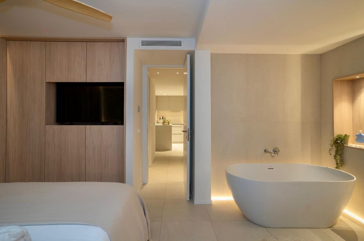 Se vende Apartamento Planta Media de 3 dormitorios en Costa Del Sol, Málaga, España
