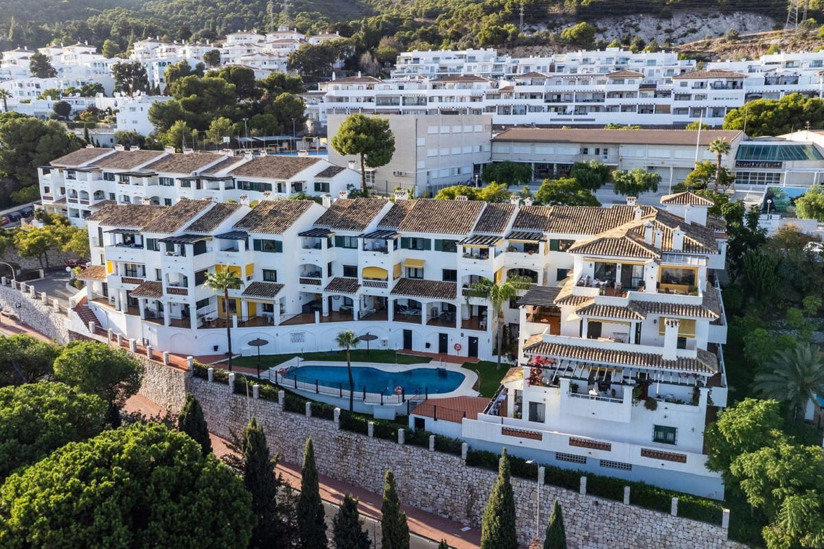 Se vende Apartamento Planta Media de 3 dormitorios en Costa Del Sol, Málaga, España