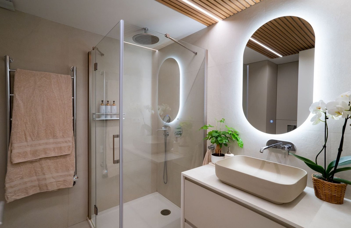 Se vende Apartamento Planta Media de 3 dormitorios en Costa Del Sol, Málaga, España