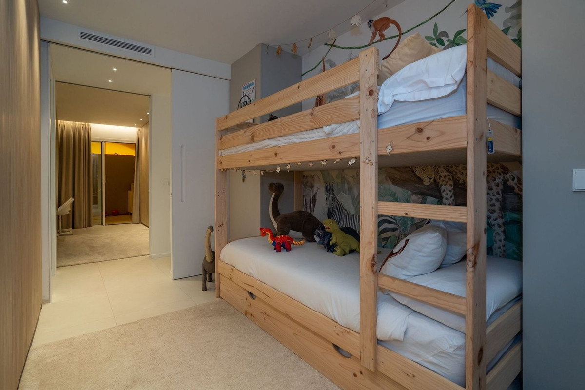 Se vende Apartamento Planta Media de 3 dormitorios en Costa Del Sol, Málaga, España