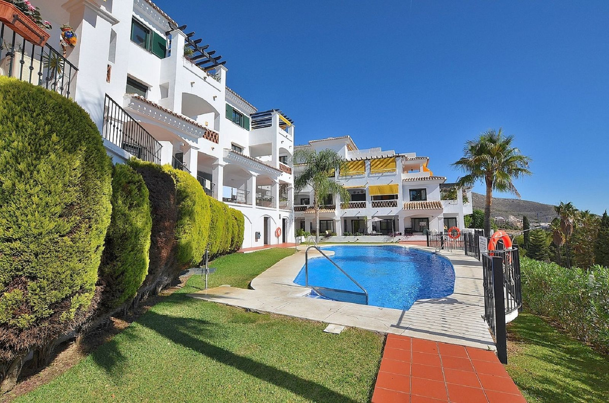 Se vende Apartamento Planta Media de 3 dormitorios en Costa Del Sol, Málaga, España