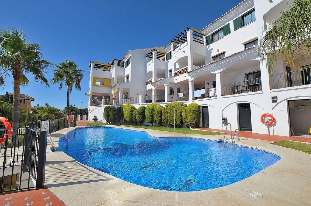 Se vende Apartamento Planta Media de 3 dormitorios en Costa Del Sol, Málaga, España