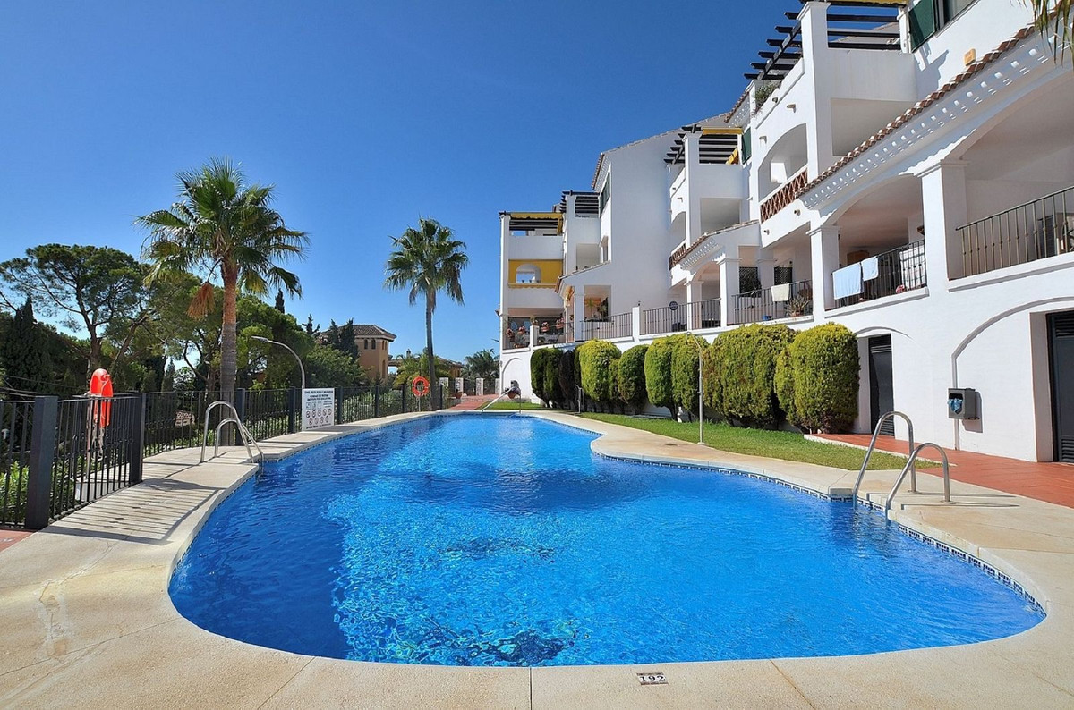 Se vende Apartamento Planta Media de 3 dormitorios en Costa Del Sol, Málaga, España