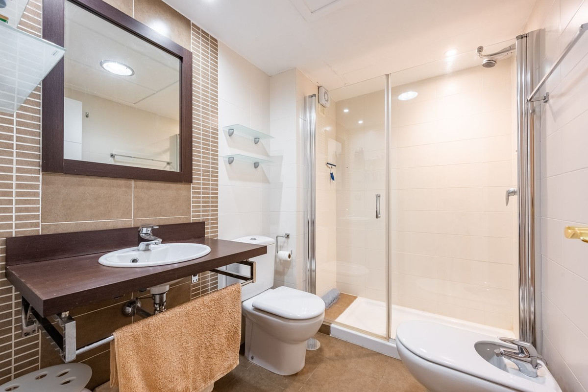 3 Bed Apartment for sale in Benahavís Costa Del Sol, Málaga, Spain