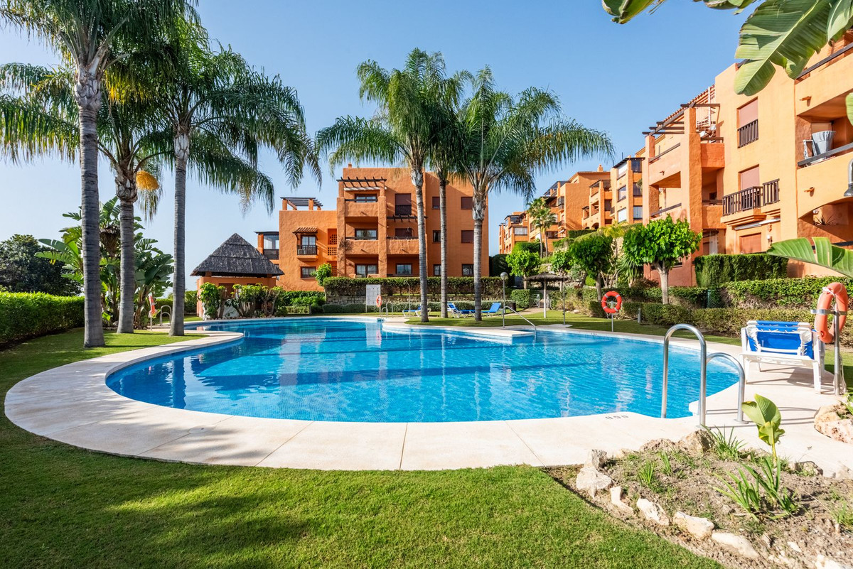 3 Bed Apartment for sale in Benahavís Costa Del Sol, Málaga, Spain