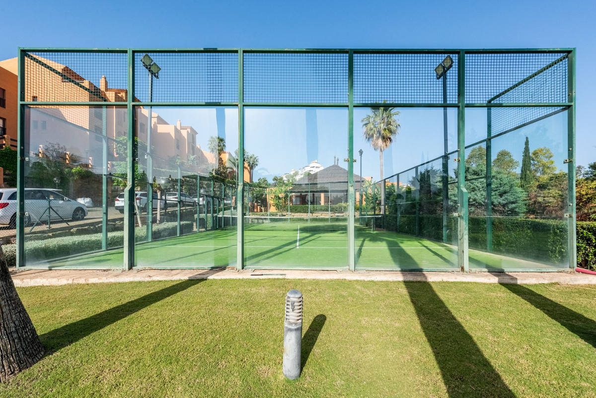 3 Bed Apartment for sale in Benahavís Costa Del Sol, Málaga, Spain
