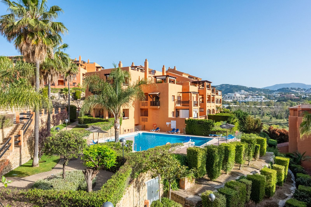 3 Bed Apartment for sale in Benahavís Costa Del Sol, Málaga, Spain