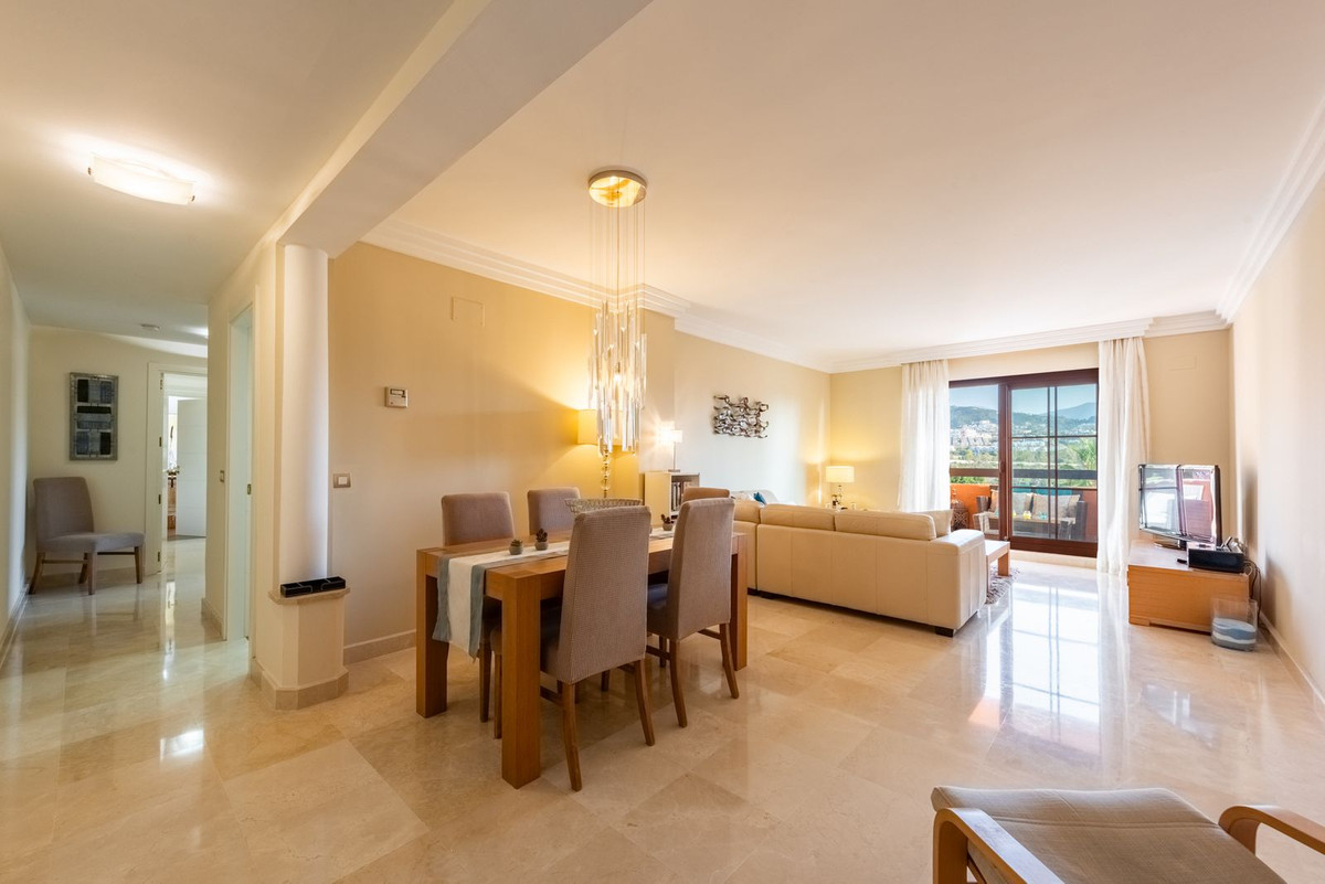 3 Bed Apartment for sale in Benahavís Costa Del Sol, Málaga, Spain