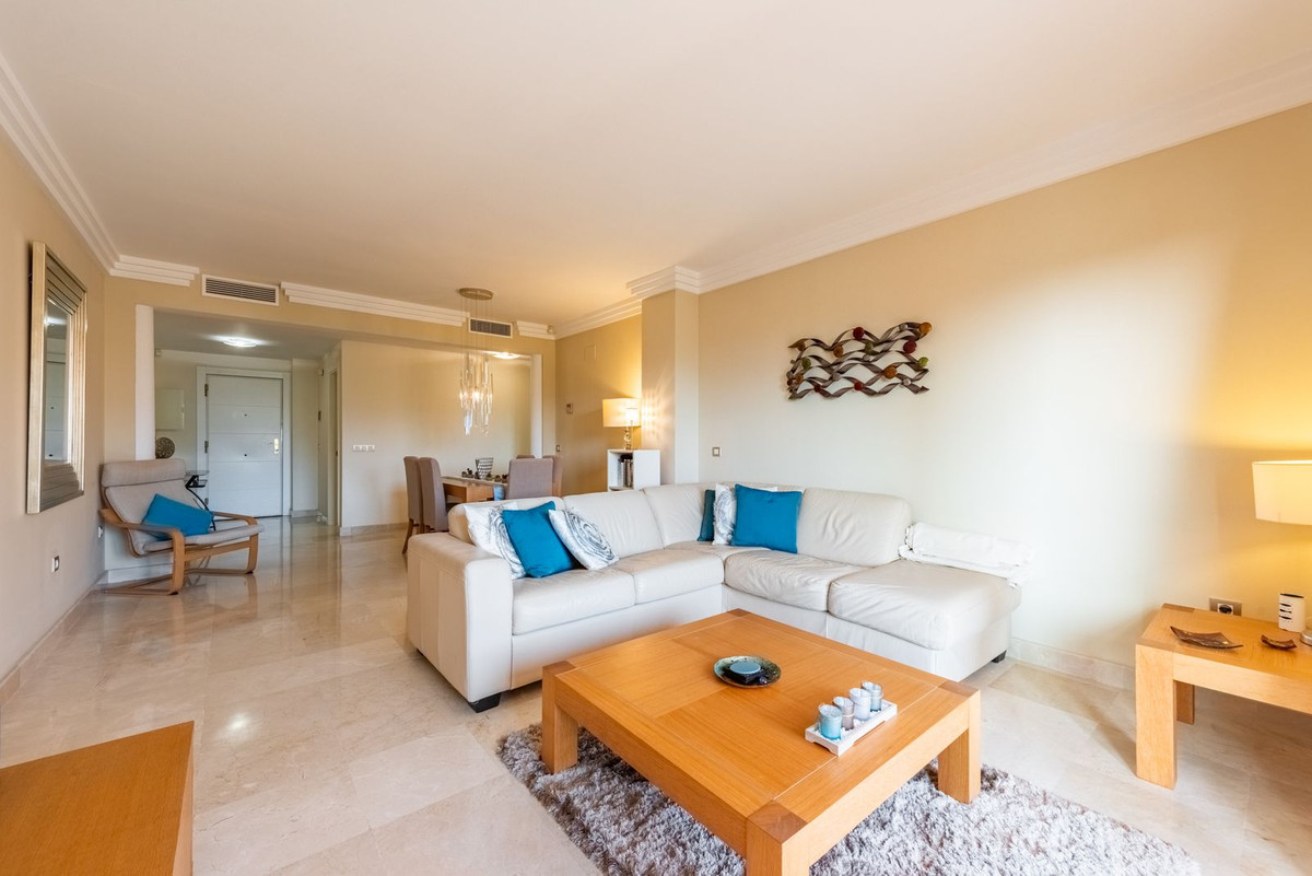 3 Bed Apartment for sale in Benahavís Costa Del Sol, Málaga, Spain