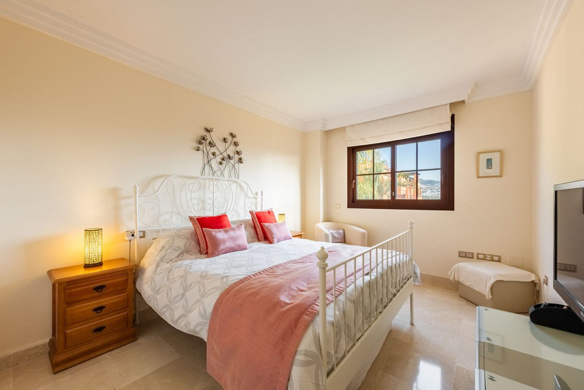 3 Bed Apartment for sale in Benahavís Costa Del Sol, Málaga, Spain