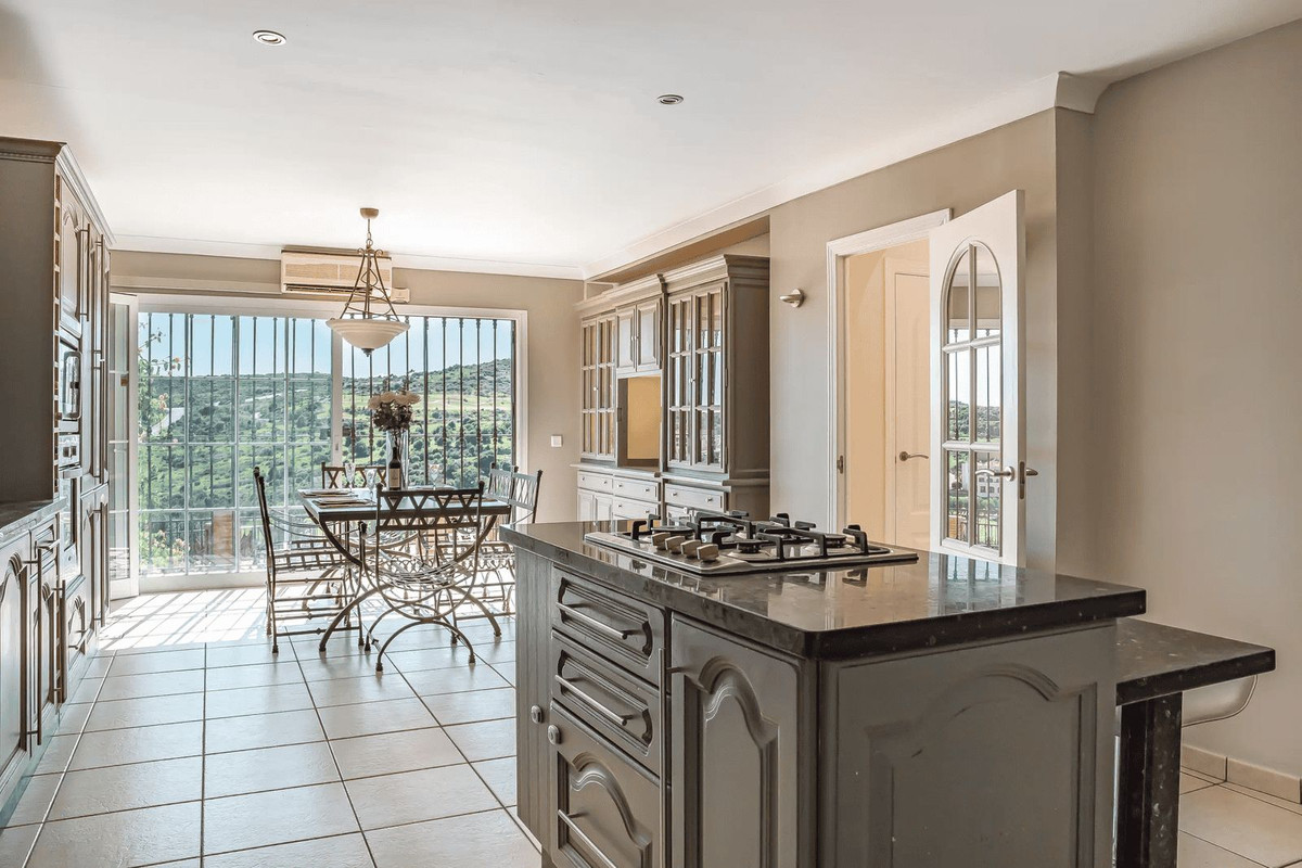 4 Bed Townhouse for sale in Estepona Costa Del Sol, Málaga, Spain