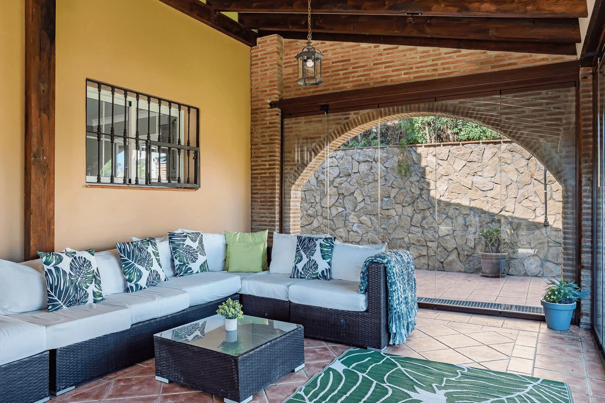 4 Bed Townhouse for sale in Estepona Costa Del Sol, Málaga, Spain