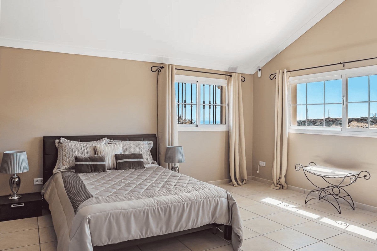 4 Bed Townhouse for sale in Estepona Costa Del Sol, Málaga, Spain