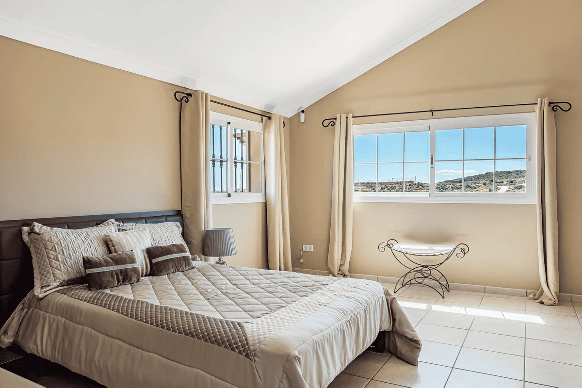 4 Bed Townhouse for sale in Estepona Costa Del Sol, Málaga, Spain