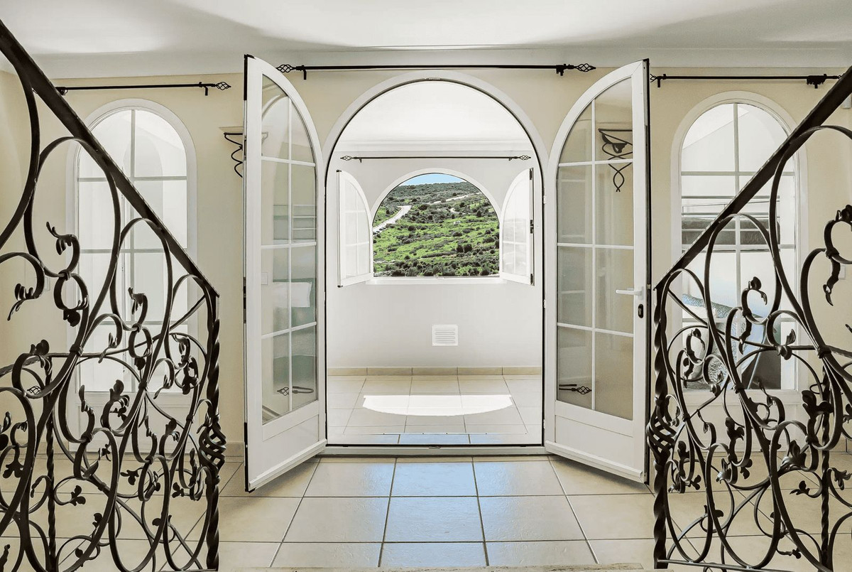 4 Bed Townhouse for sale in Estepona Costa Del Sol, Málaga, Spain