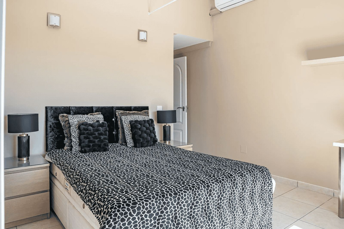 4 Bed Townhouse for sale in Estepona Costa Del Sol, Málaga, Spain
