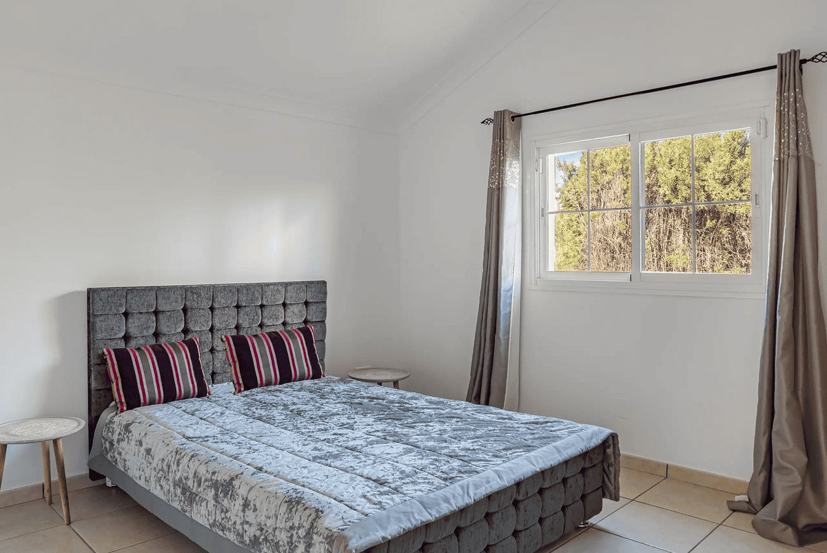 4 Bed Townhouse for sale in Estepona Costa Del Sol, Málaga, Spain