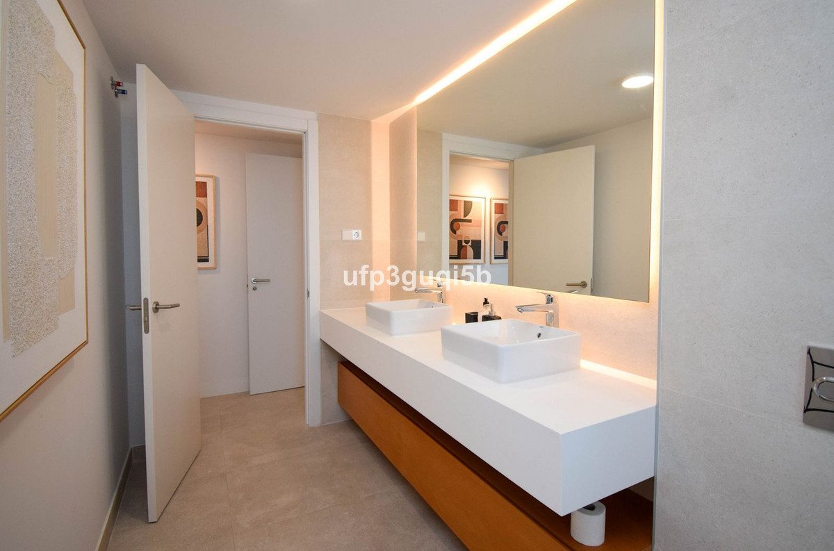 Se vende Pareada de 3 dormitorios en Costa Del Sol, Málaga, España