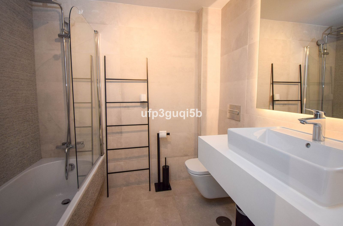 Se vende Pareada de 3 dormitorios en Costa Del Sol, Málaga, España