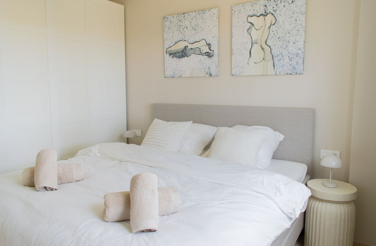 Se vende Apartamento Planta Media de 2 dormitorios en Costa Del Sol, Málaga, España