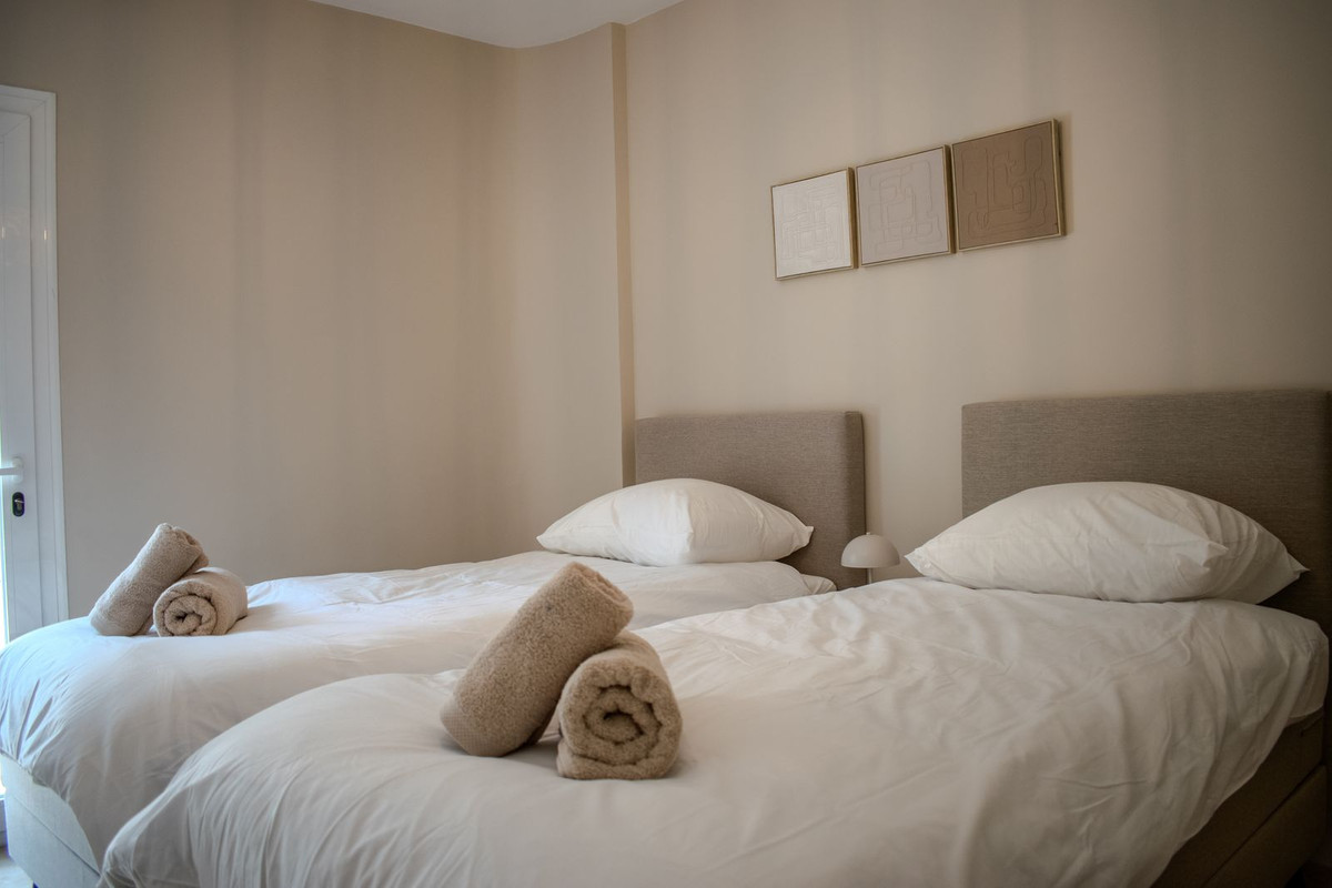 Se vende Apartamento Planta Media de 2 dormitorios en Costa Del Sol, Málaga, España