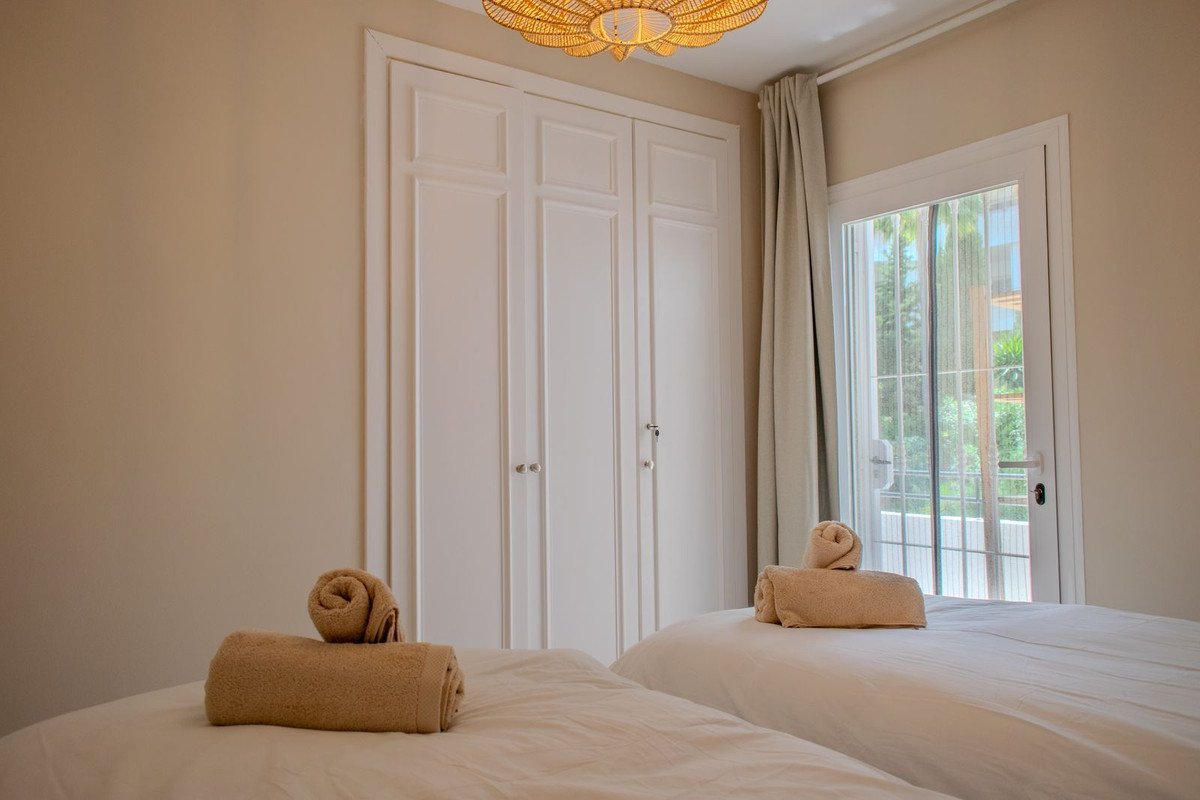 Se vende Apartamento Planta Media de 2 dormitorios en Costa Del Sol, Málaga, España