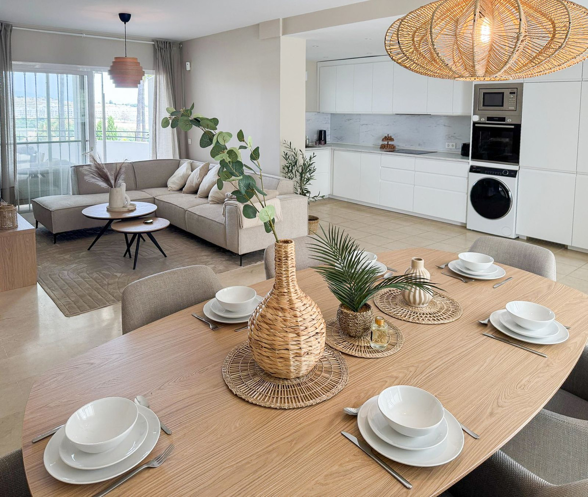 Se vende Apartamento Planta Media de 2 dormitorios en Costa Del Sol, Málaga, España