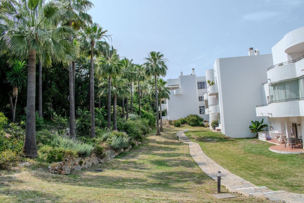 Se vende Apartamento Planta Media de 2 dormitorios en Costa Del Sol, Málaga, España