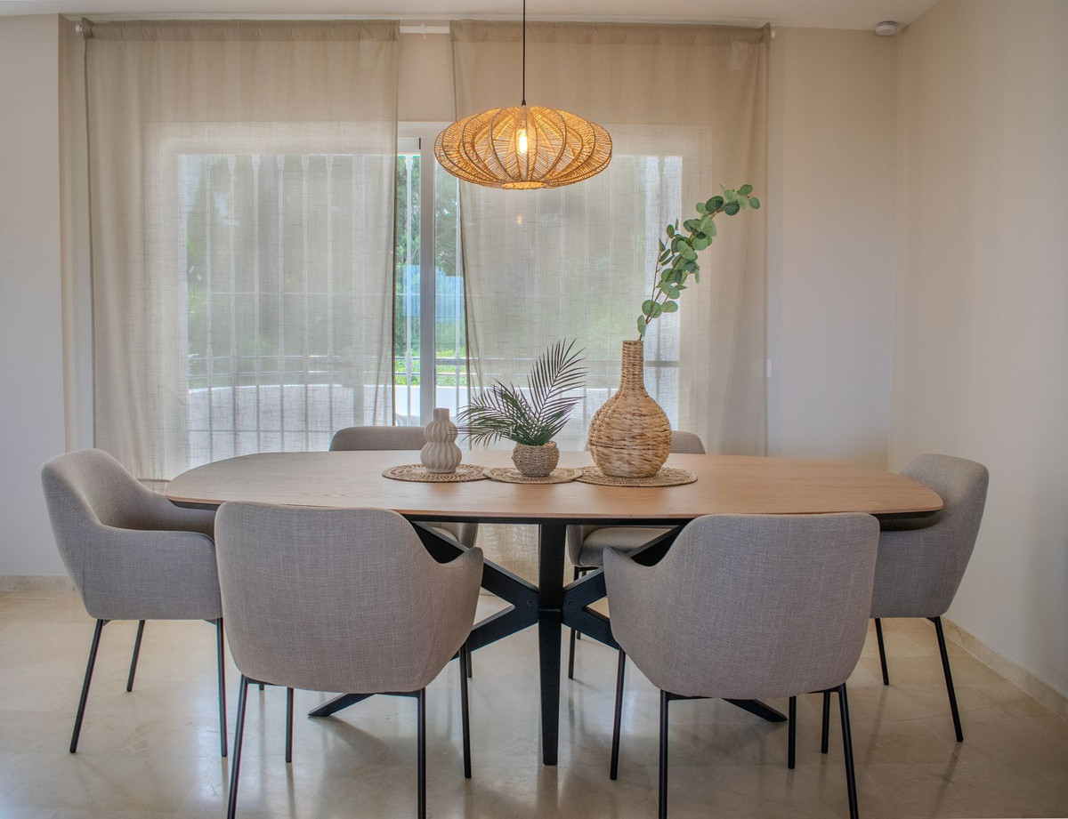 Se vende Apartamento Planta Media de 2 dormitorios en Costa Del Sol, Málaga, España