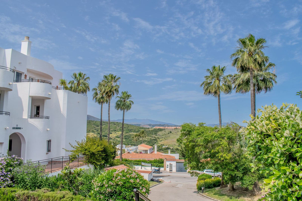 Se vende Apartamento Planta Media de 2 dormitorios en Costa Del Sol, Málaga, España