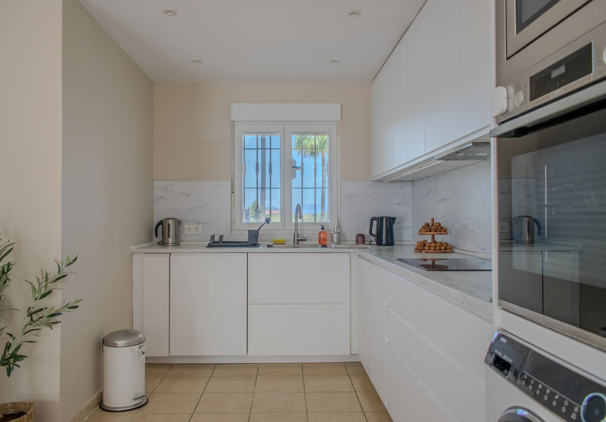 Se vende Apartamento Planta Media de 2 dormitorios en Costa Del Sol, Málaga, España