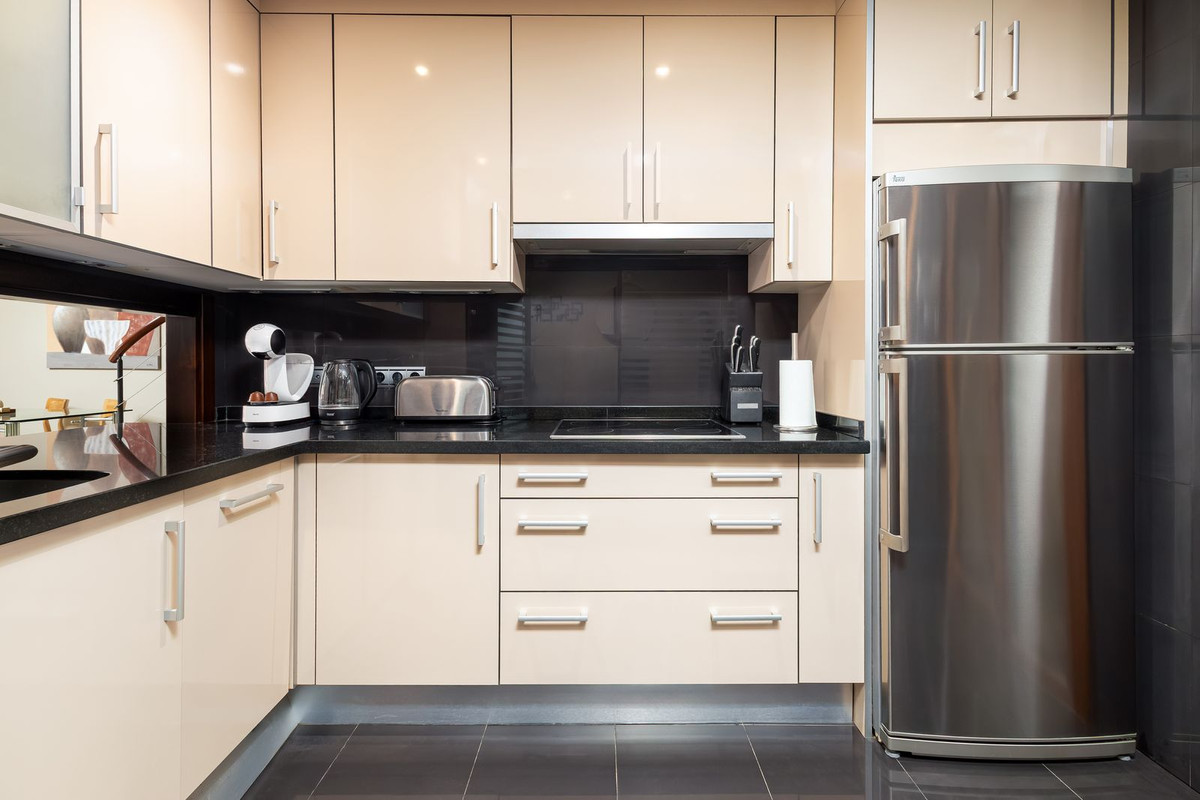 4 Bed Apartment for sale in Estepona Costa Del Sol, Málaga, Spain